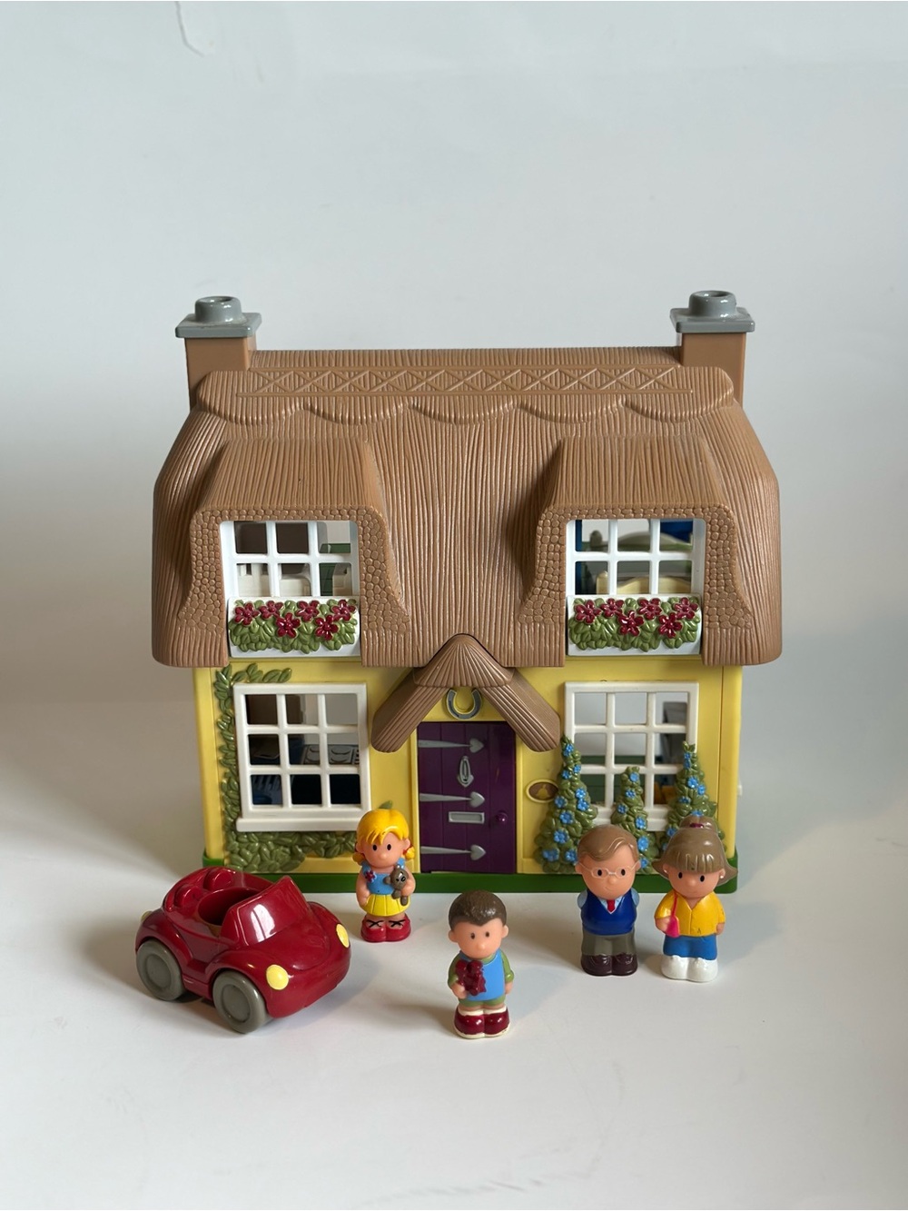 Step 2 Happyland Cottage Main Street Village Doll House With Furniture Sound